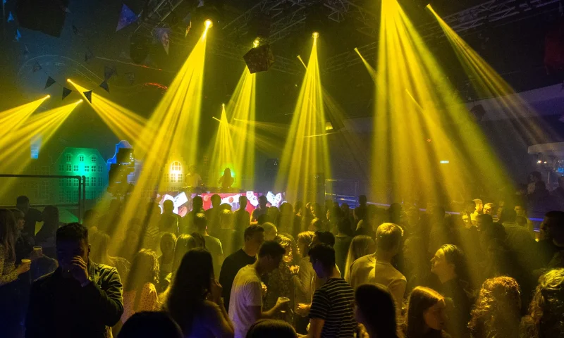 Beamz Panther 80 Moving Head Spot Light with Rotating Lenses – 6x 12W